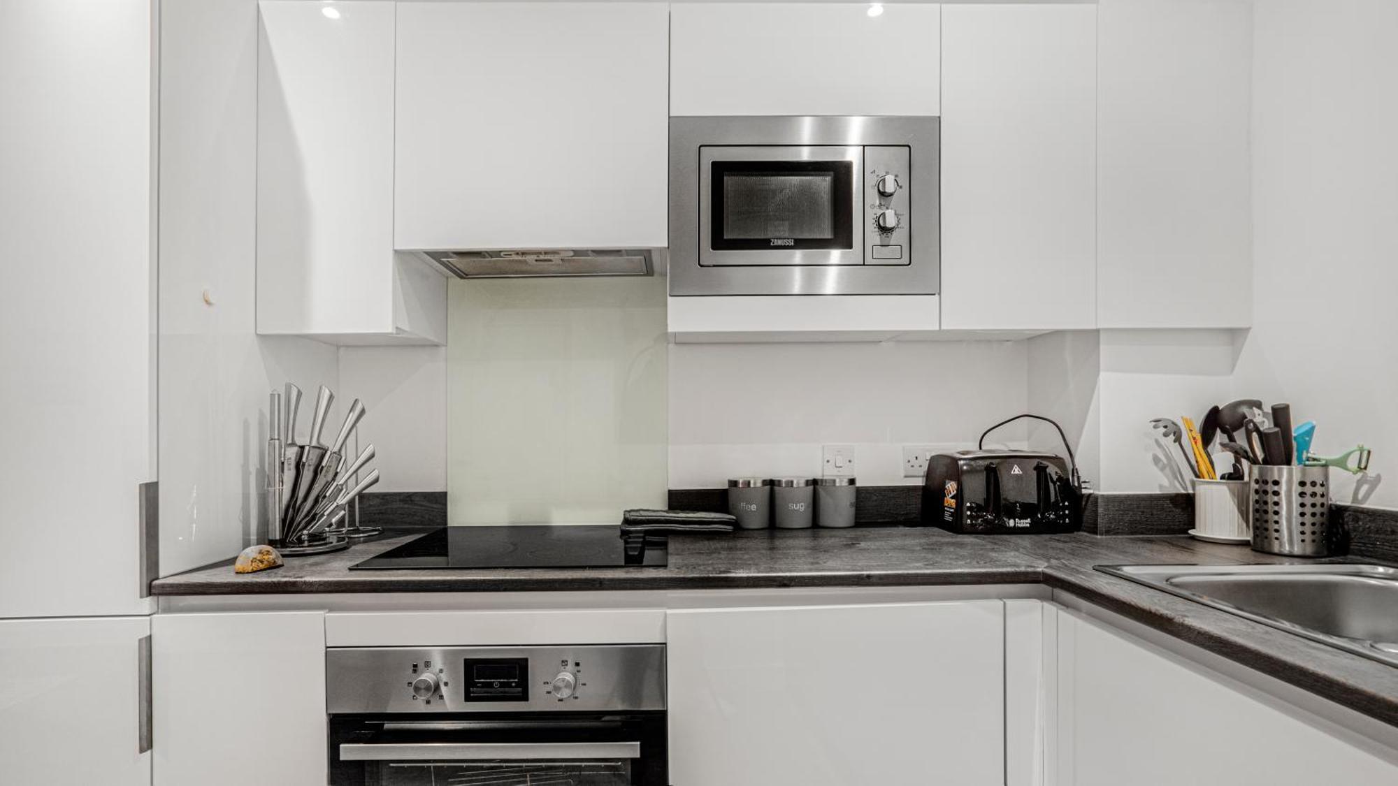 Appartamento Oceanic Bliss: 2 Bed 2 Bath + Free Park + Netflix Birmingham Esterno foto